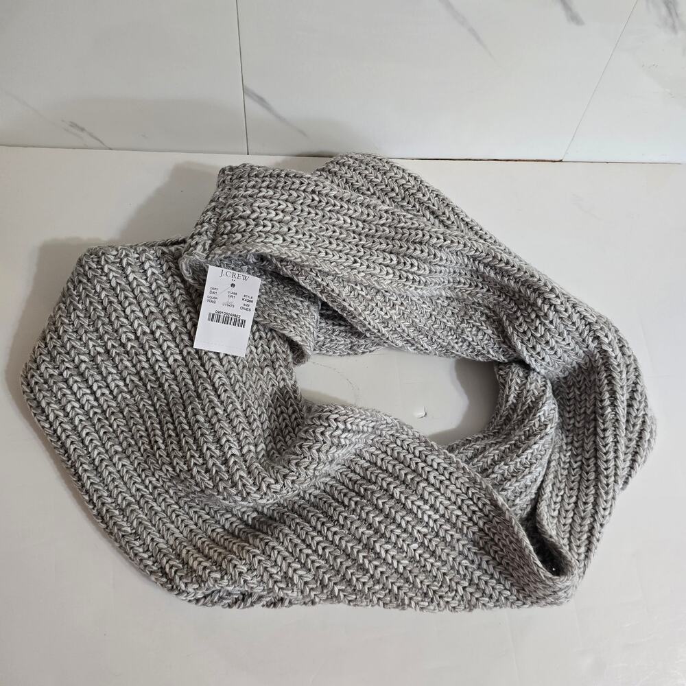 NWT J.Crew Chunky Cable Knit Infinity Scarf Heather Grey NEW